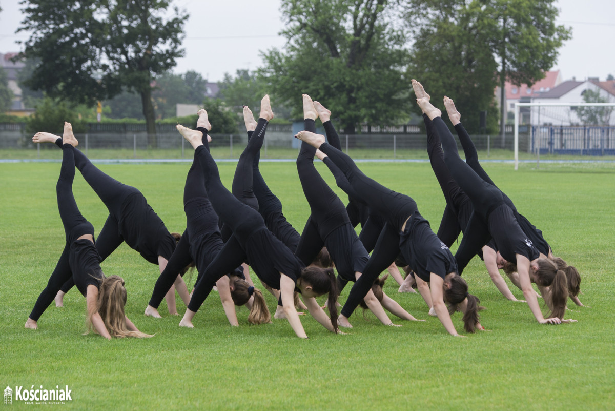 Joga na stadionie w Kościanie [ZDJĘCIA]