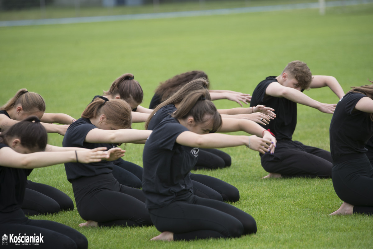 Joga na stadionie w Kościanie [ZDJĘCIA]