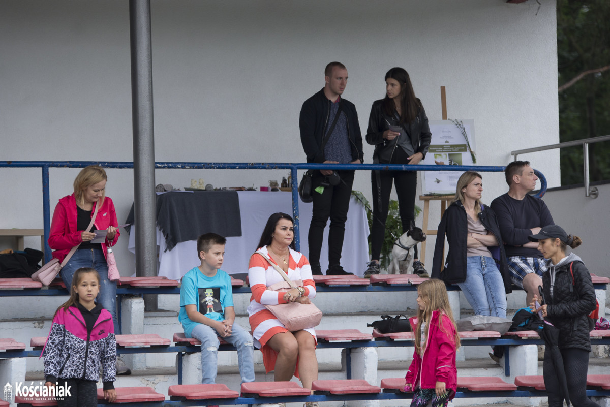 Joga na stadionie w Kościanie [ZDJĘCIA]