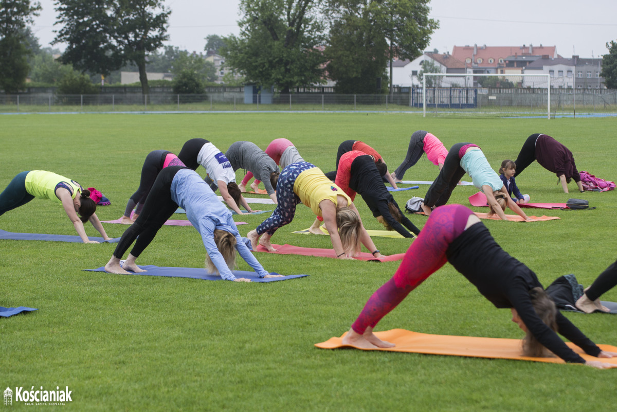 Joga na stadionie w Kościanie [ZDJĘCIA]