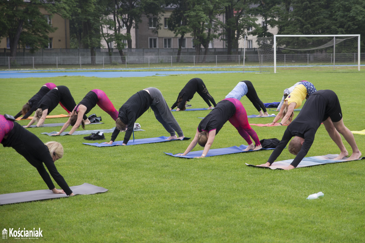 Joga na stadionie w Kościanie [ZDJĘCIA]