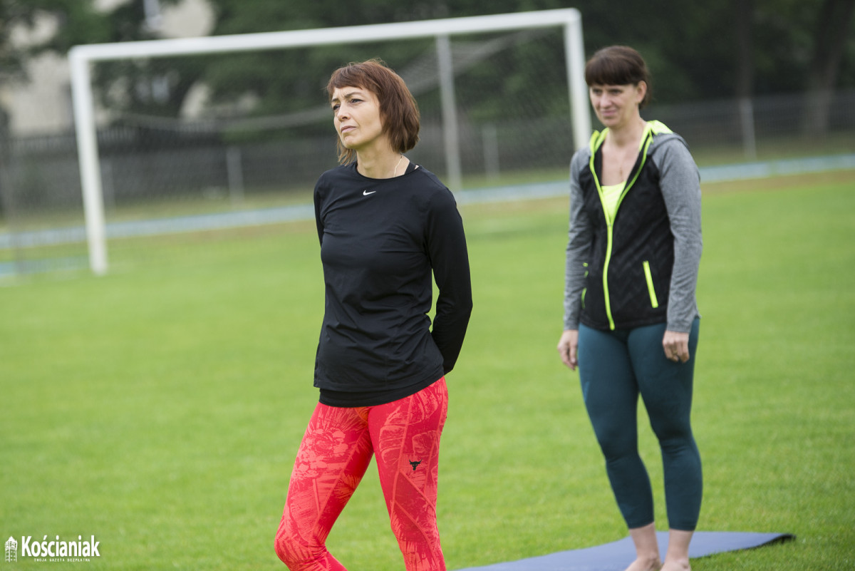 Joga na stadionie w Kościanie [ZDJĘCIA]