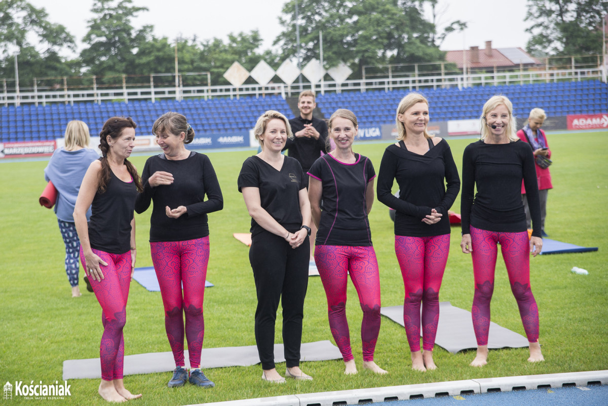 Joga na stadionie w Kościanie [ZDJĘCIA]