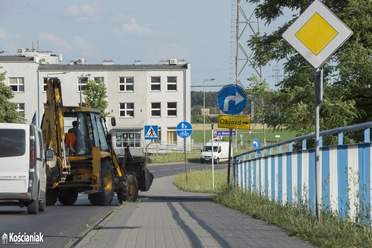 Utworzenie pasa do skrętu wymusza tymczasową organizację ruchu na Północnej
