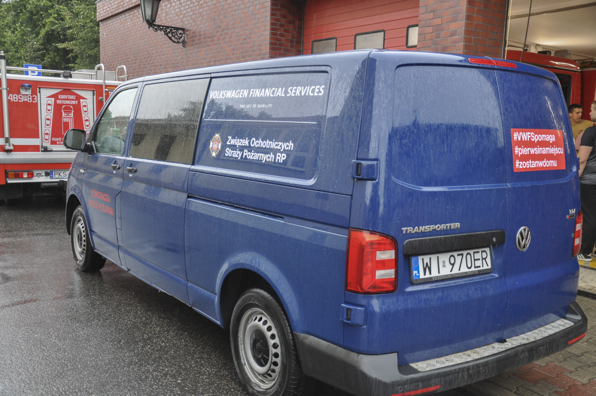 Wyjątkowy samochód dla OSP Śmigiel