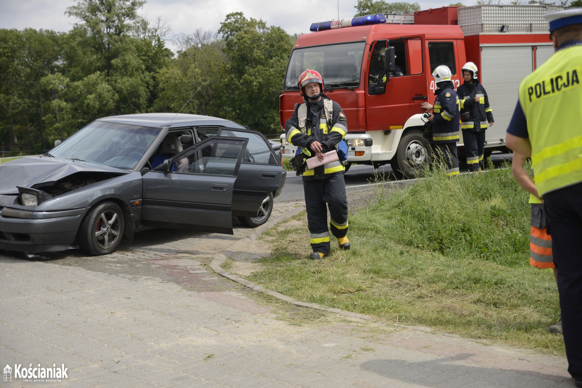 Zderzenie osobówki z ciężarówką w Racocie