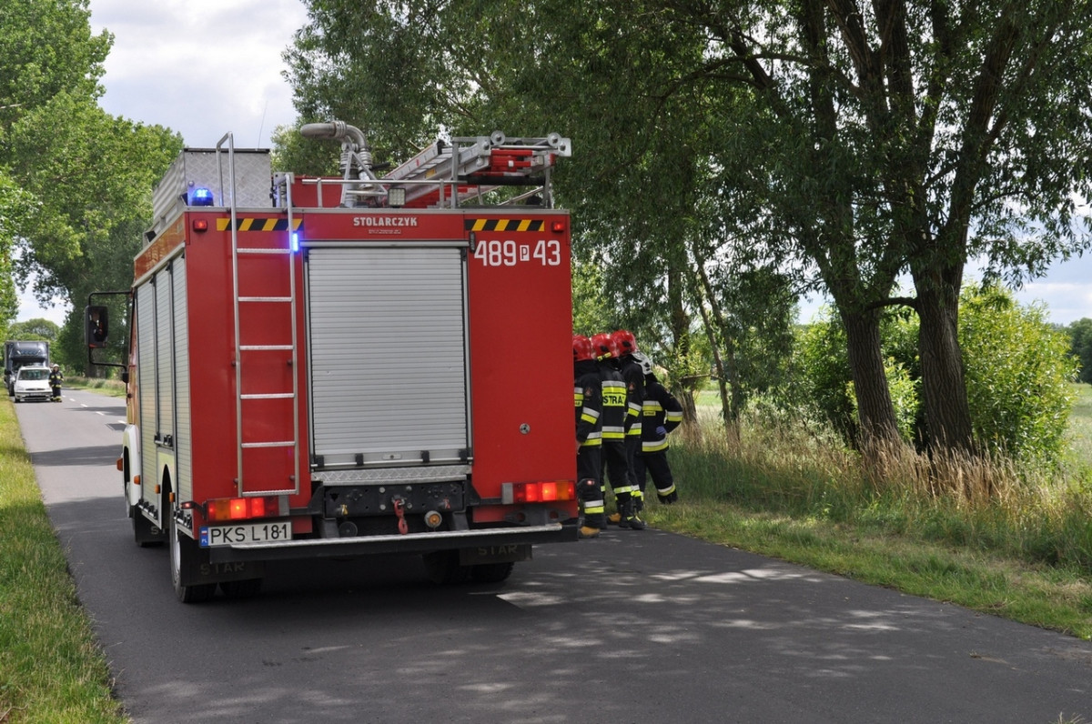 Kierująca wjechała do rowu pomiędzy Nielęgowem a Gryżyną