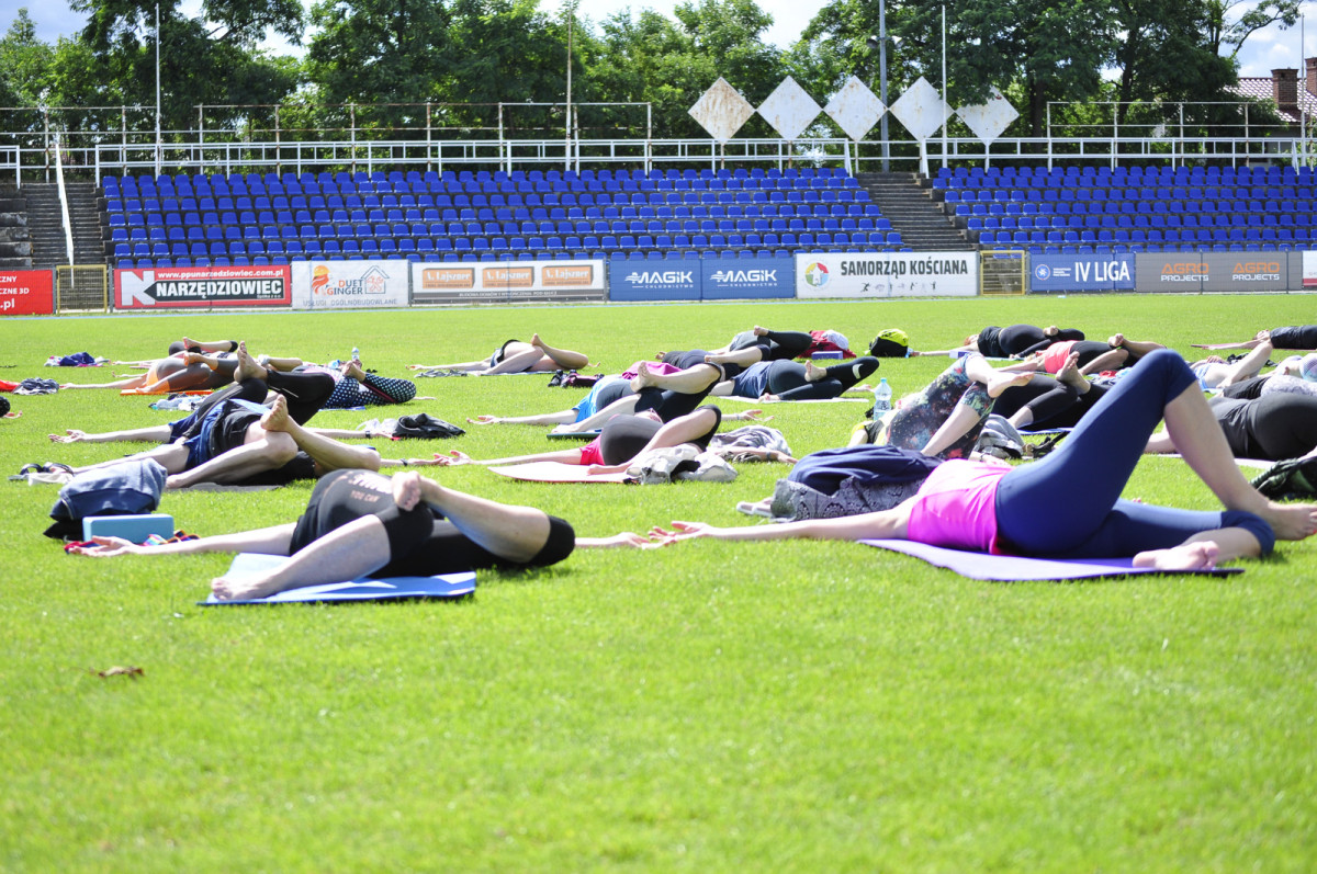 Joga na trawie w Kościanie [ZDJĘCIA]