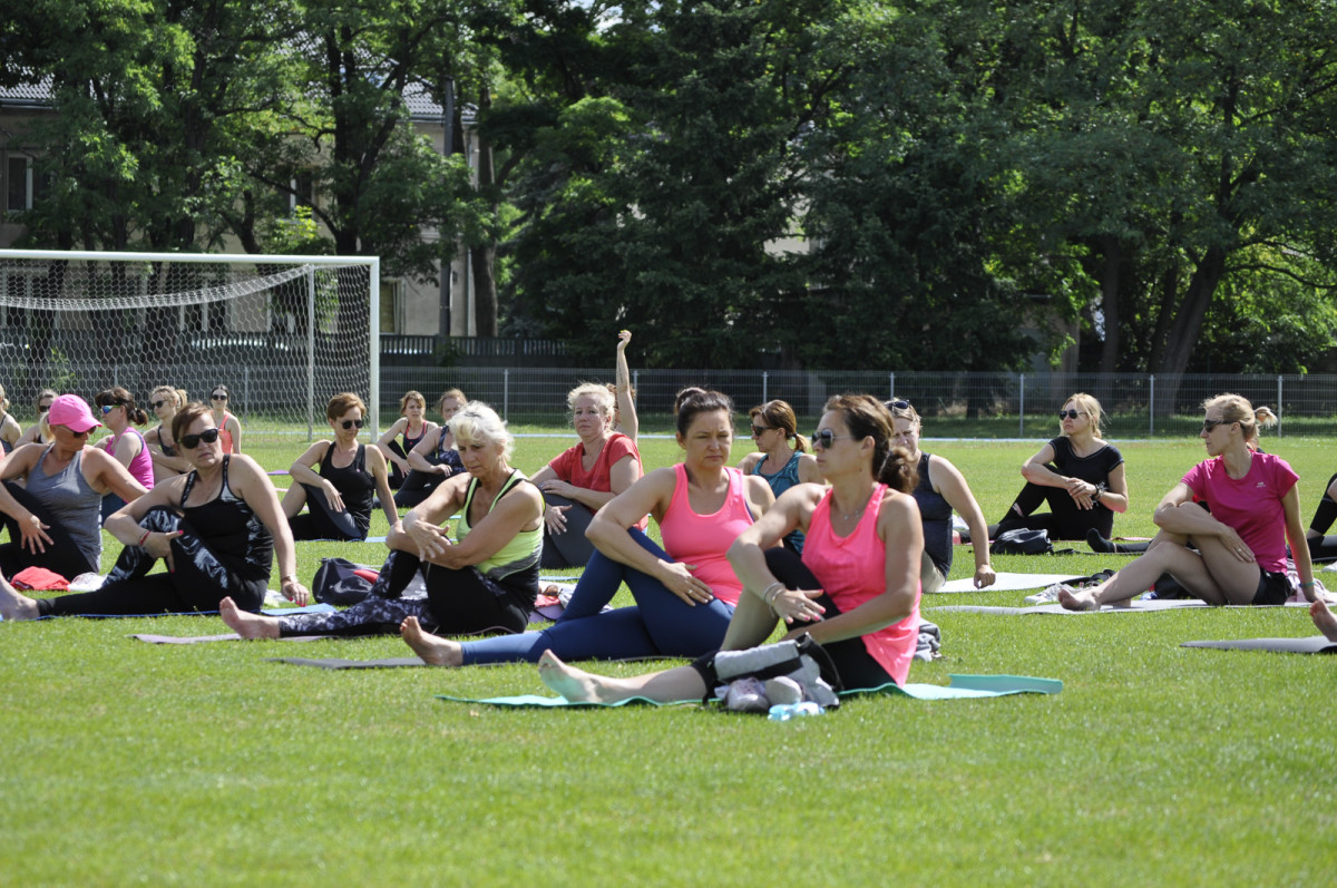 Joga na trawie w Kościanie [ZDJĘCIA]