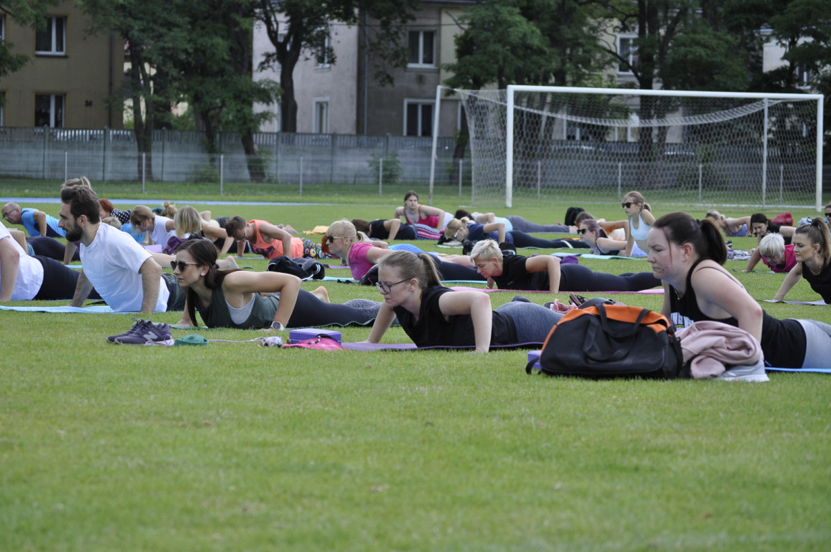 Joga na trawie w Kościanie [ZDJĘCIA]