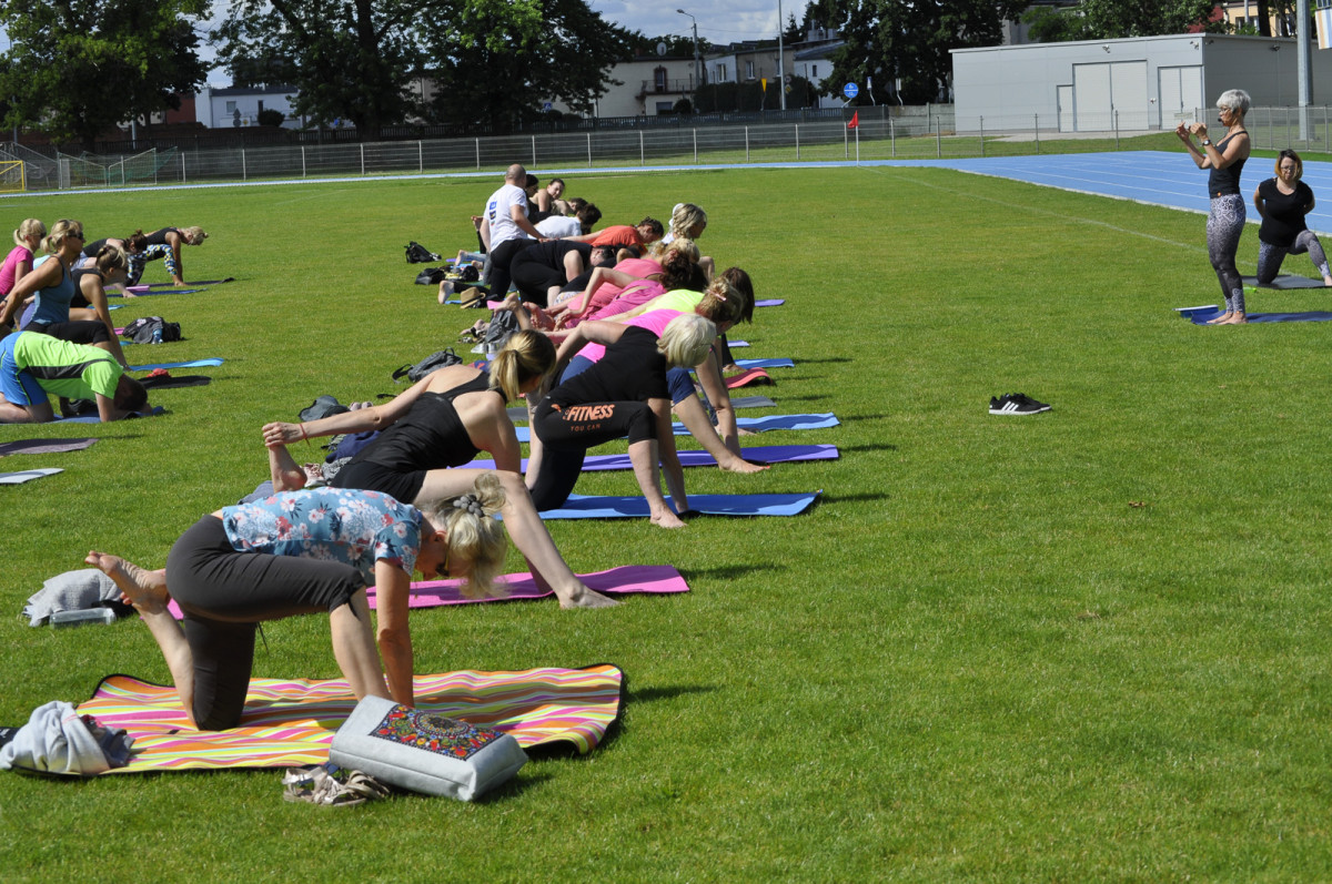 Joga na trawie w Kościanie [ZDJĘCIA]