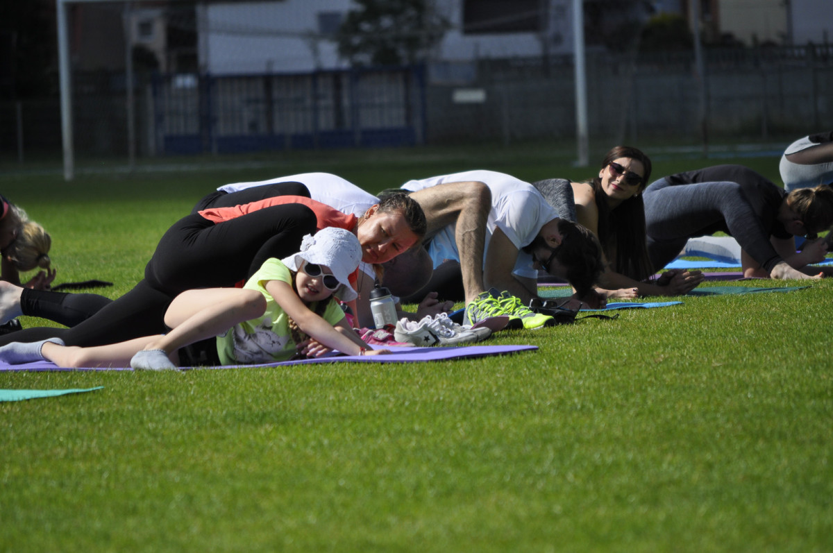Joga na trawie w Kościanie [ZDJĘCIA]