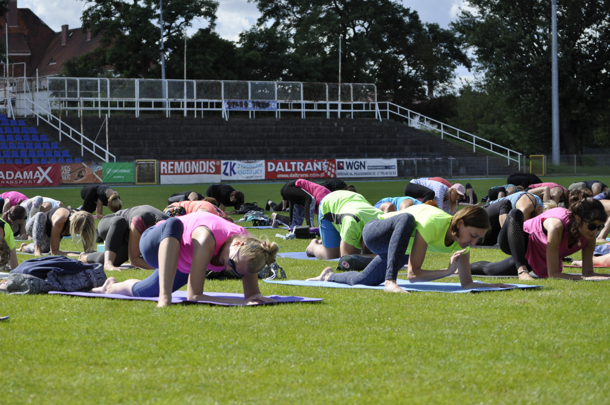 Joga na trawie w Kościanie [ZDJĘCIA]