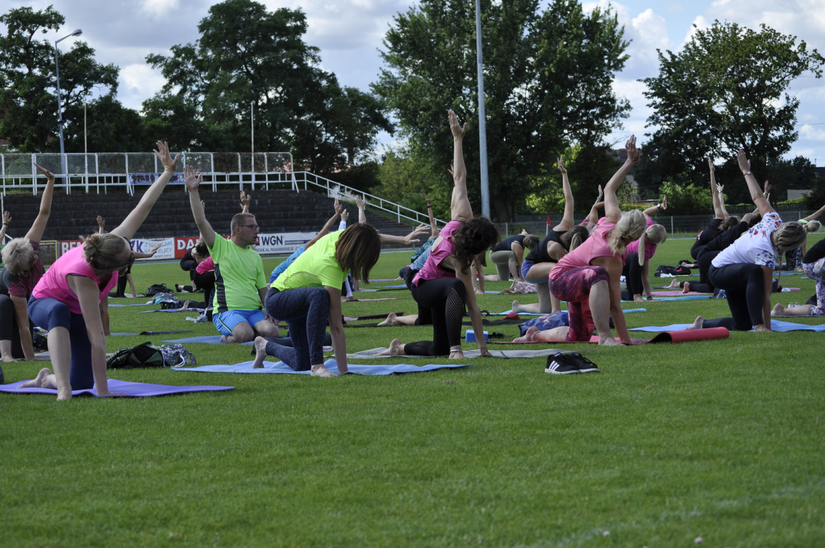 Joga na trawie w Kościanie [ZDJĘCIA]