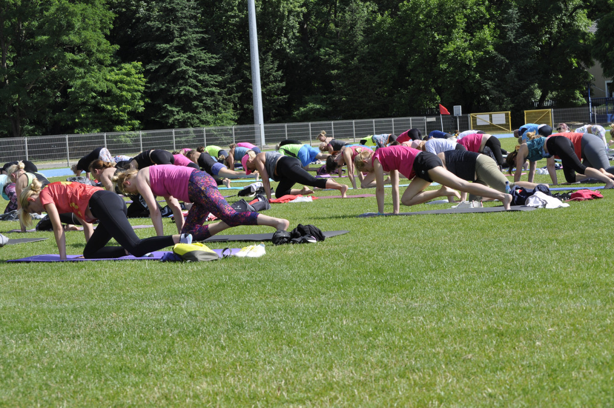 Joga na trawie w Kościanie [ZDJĘCIA]