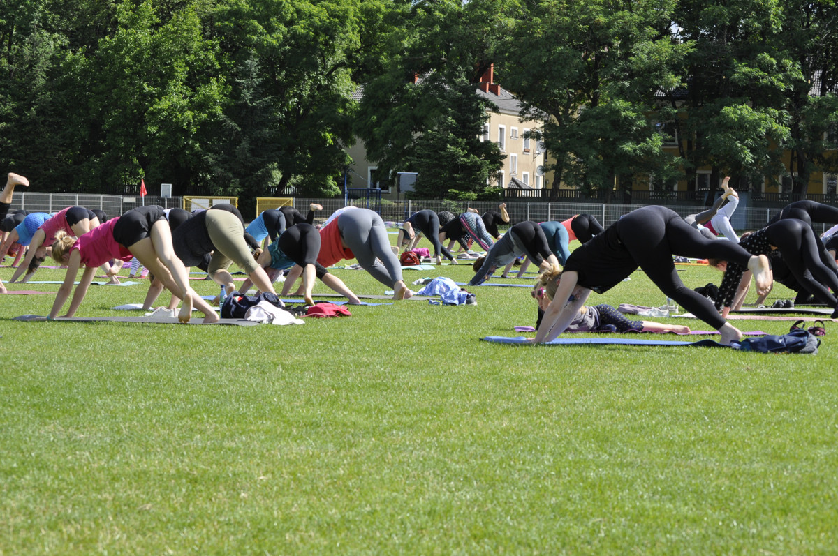 Joga na trawie w Kościanie [ZDJĘCIA]