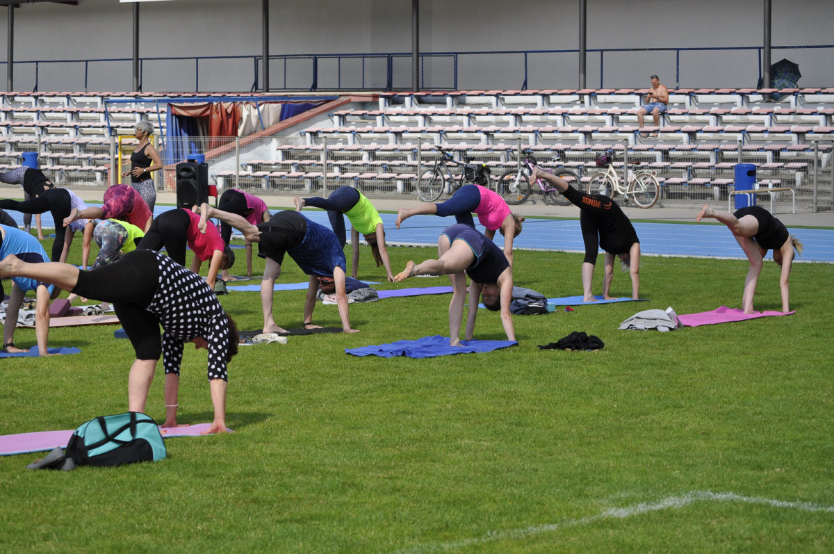 Joga na trawie w Kościanie [ZDJĘCIA]