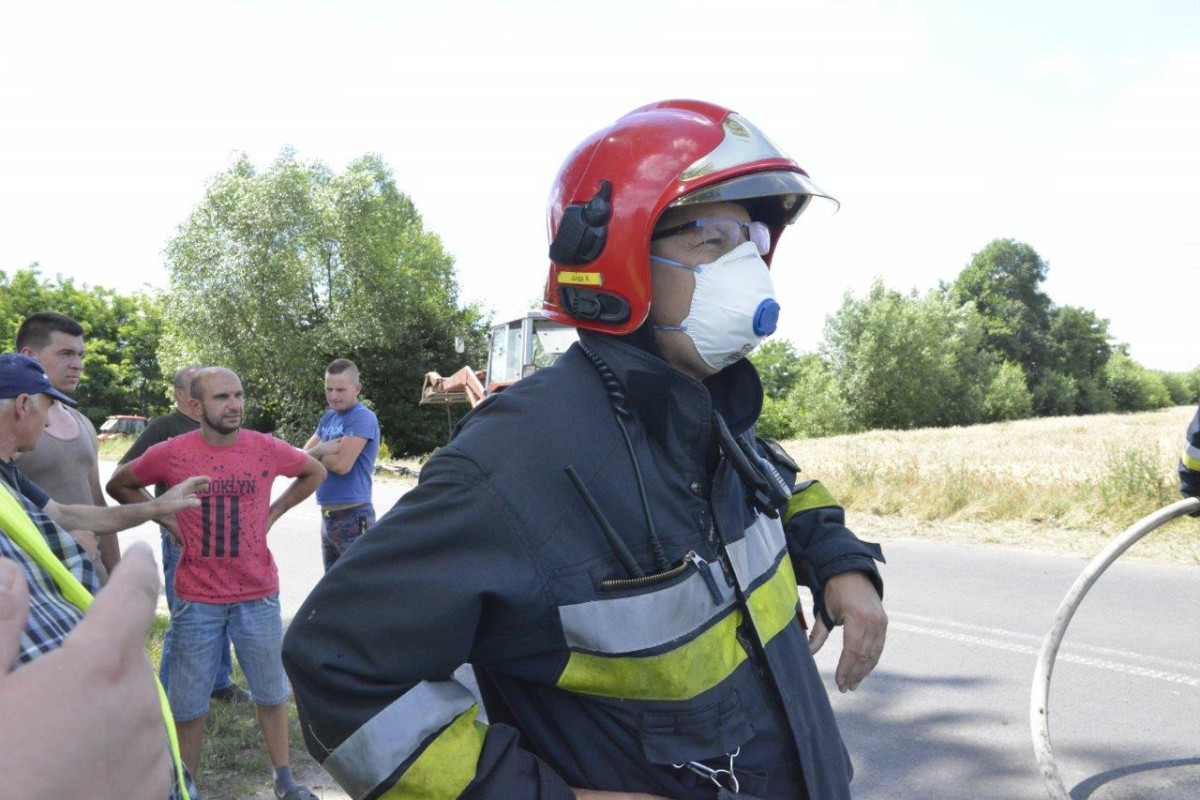 Pożar słomy na przyczepie