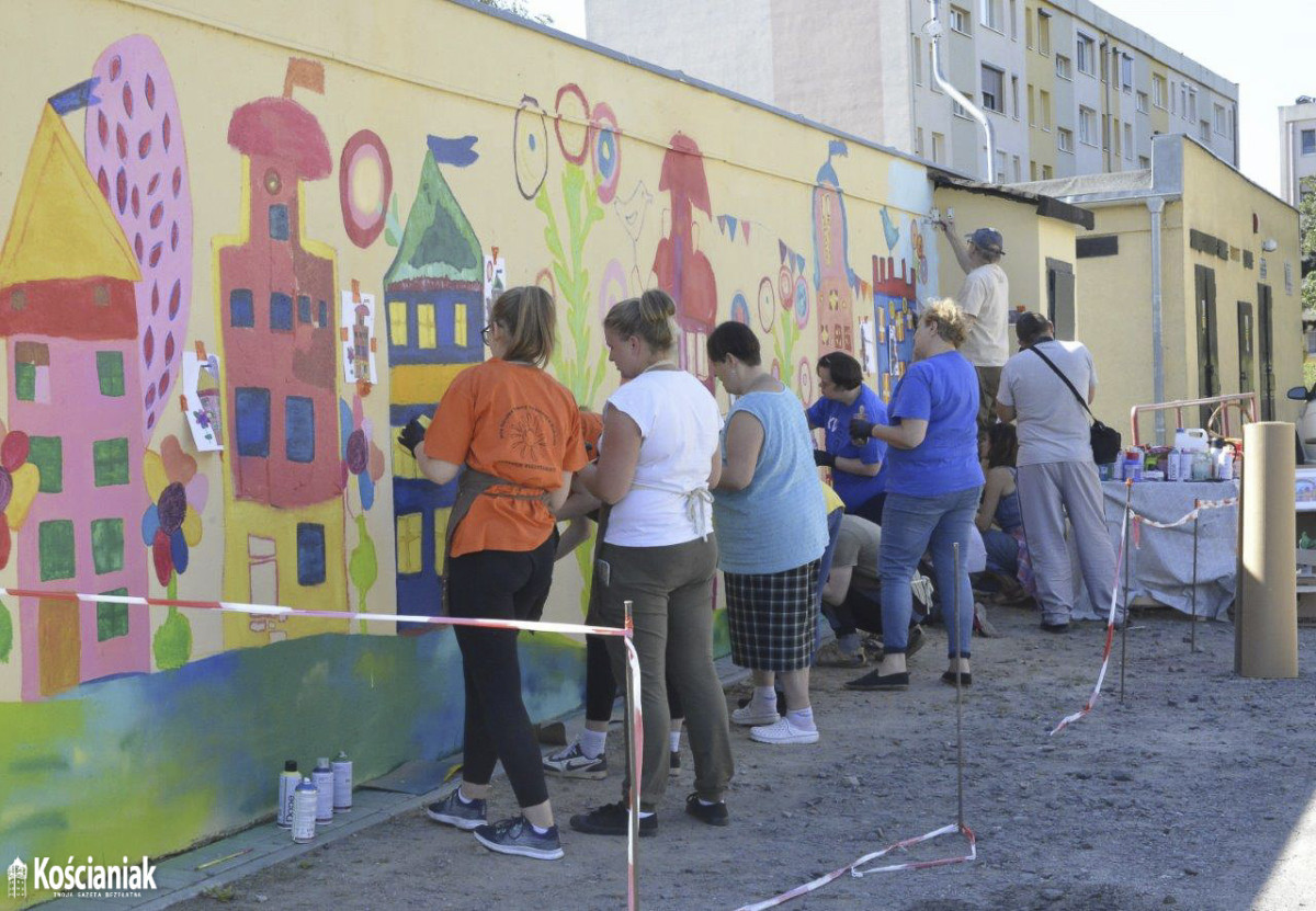 Mural uczestników Warsztatów Terapii Zajęciowej
