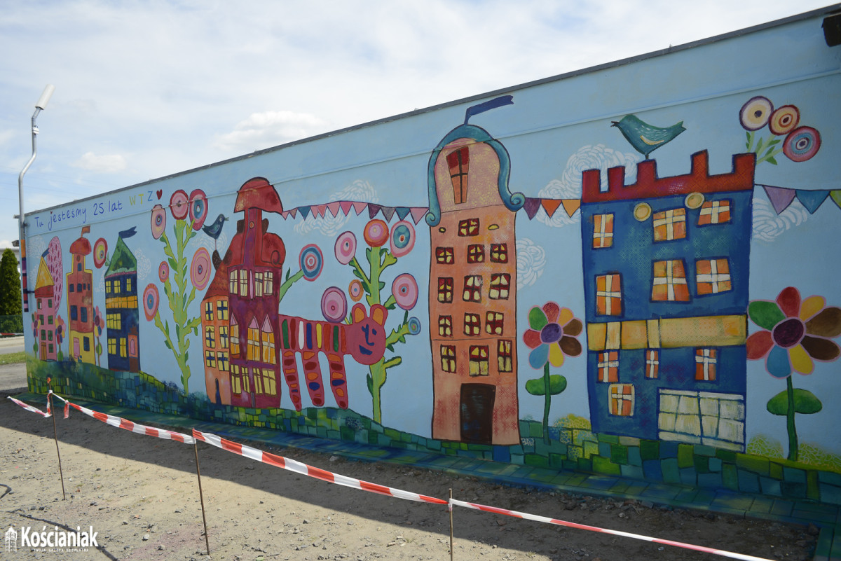 Mural uczestników Warsztatów Terapii Zajęciowej
