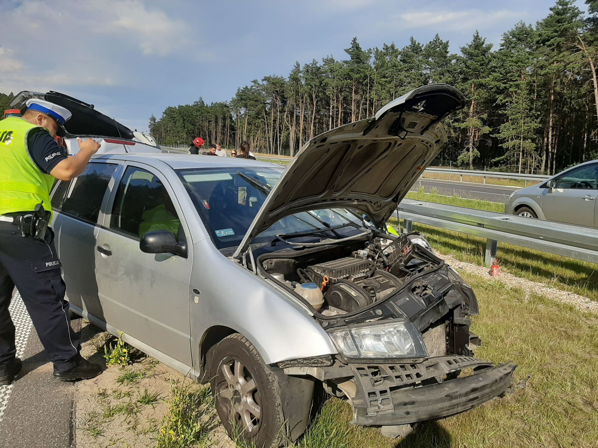 Pęknięta opona przyczyną wypadku na S5
