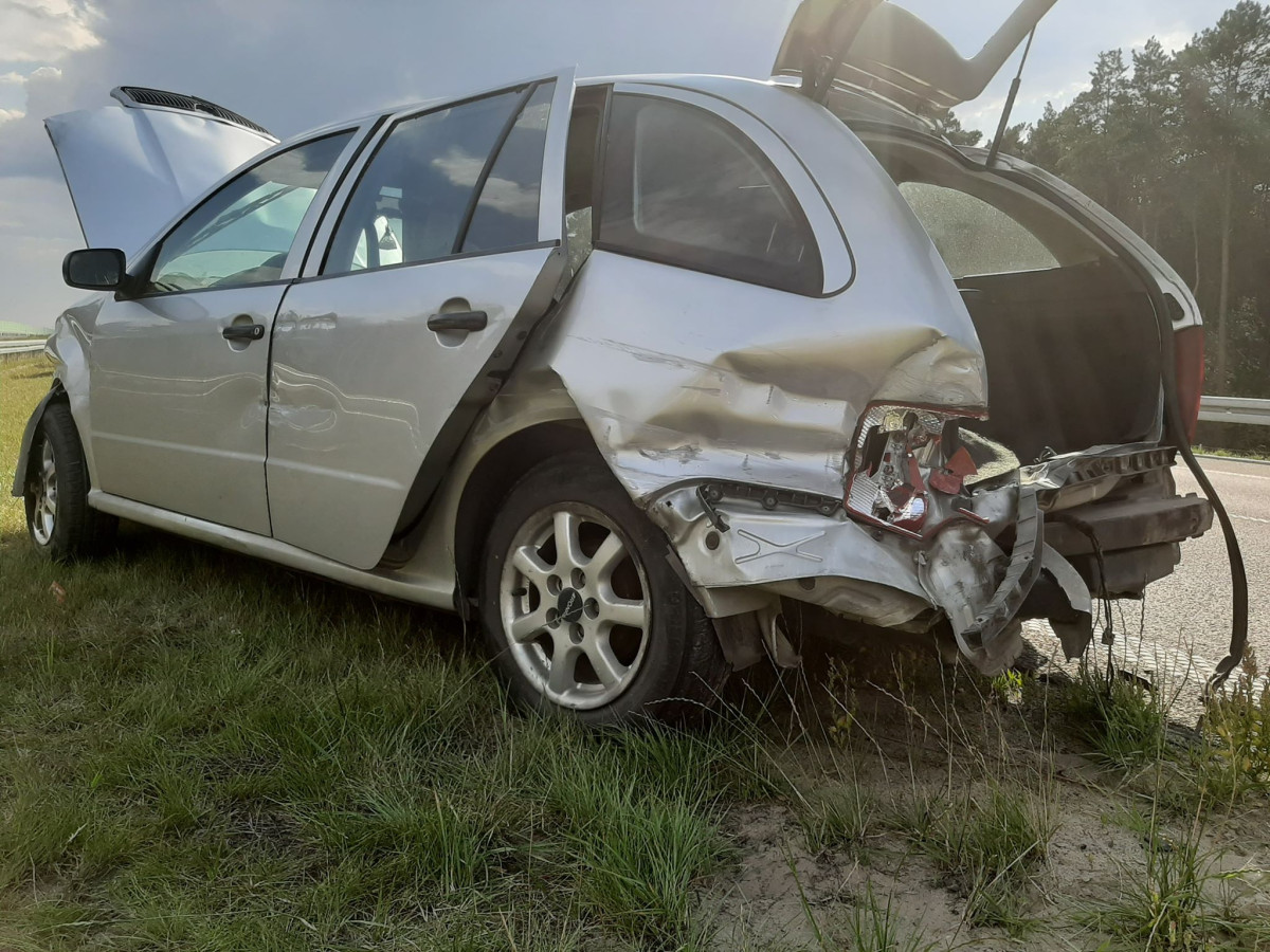 Pęknięta opona przyczyną wypadku na S5