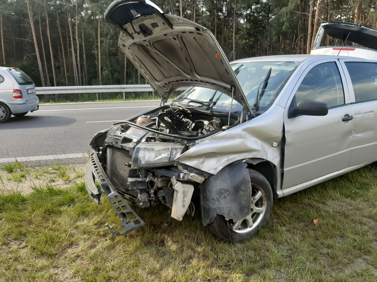Pęknięta opona przyczyną wypadku na S5