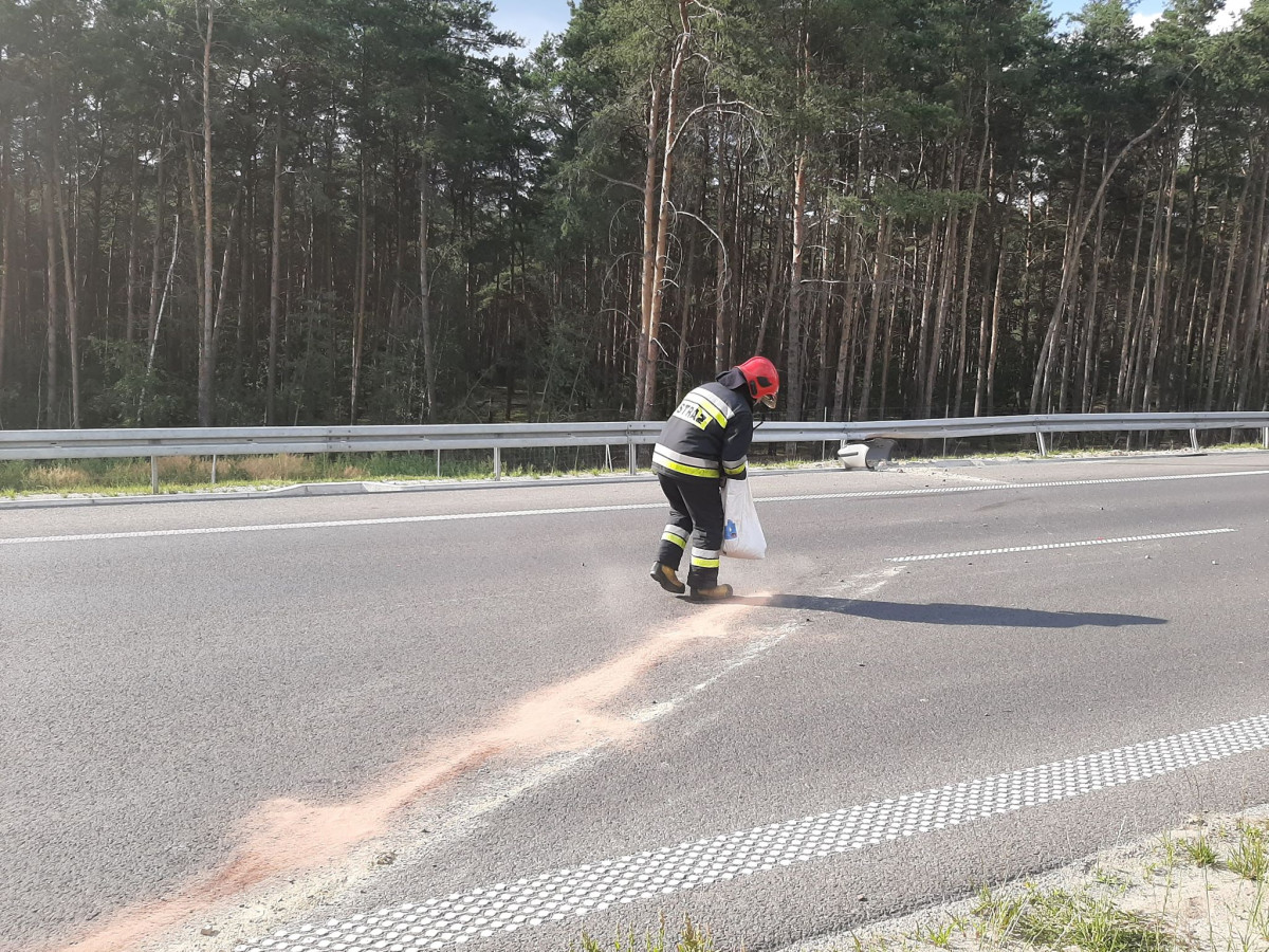 Pęknięta opona przyczyną wypadku na S5