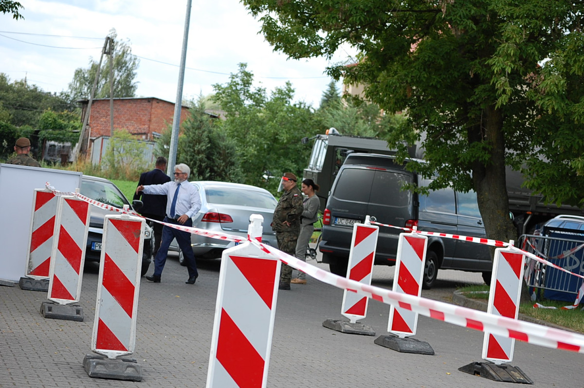 Testy w mobilnym punkcie trwają, chętnych nie brakuje [ZDJĘCIA]