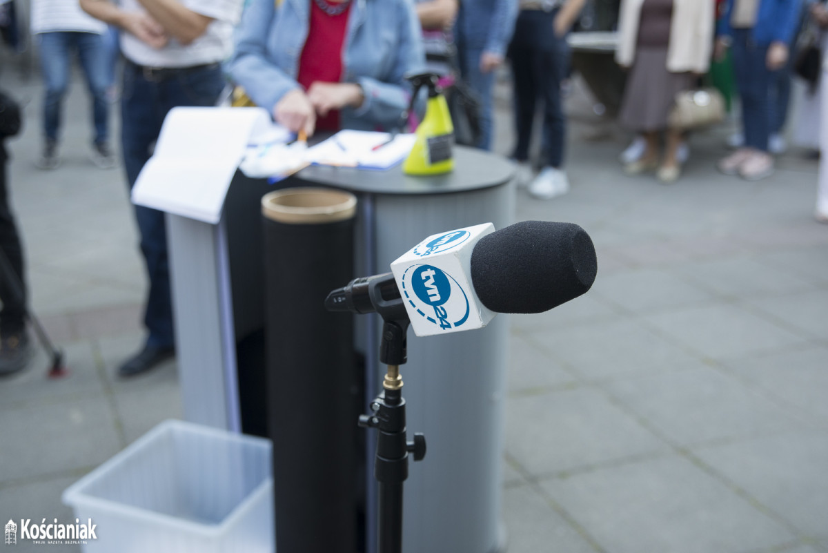 Tłumy pod farą. Podpisywali list do Prymasa Polski