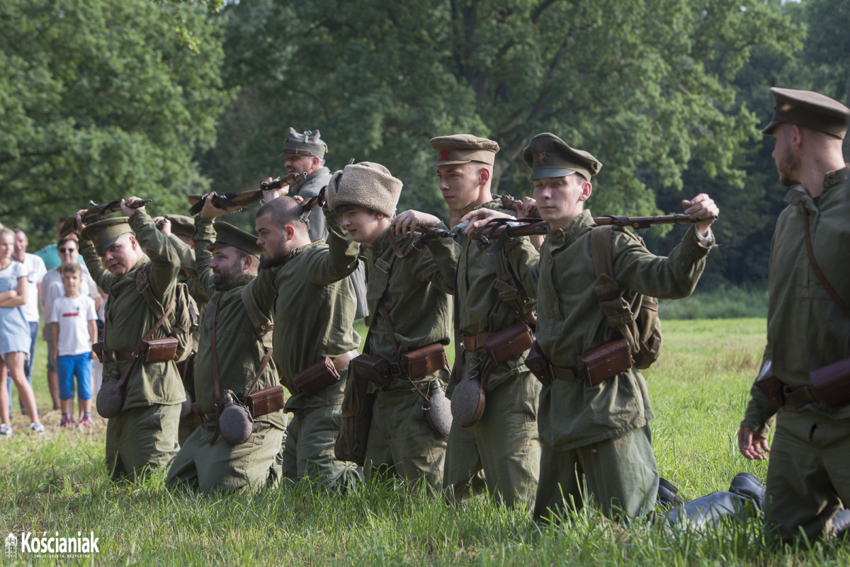 Święto Wojska Polskiego w Turwi wraz z rekonstrukcją historyczną [ZDJĘCIA]
