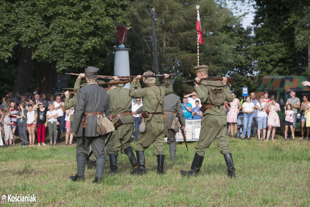 Święto Wojska Polskiego w Turwi wraz z rekonstrukcją historyczną [ZDJĘCIA]