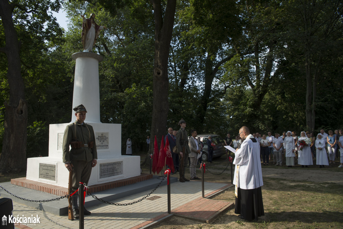 Święto Wojska Polskiego w Turwi wraz z rekonstrukcją historyczną [ZDJĘCIA]
