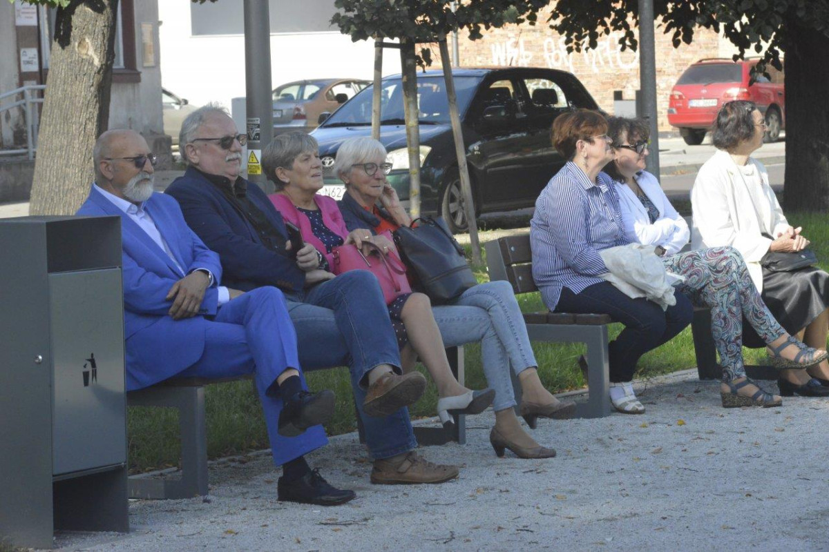 Zakochani w Surzyńskim przy fontannie [ZDJĘCIA]