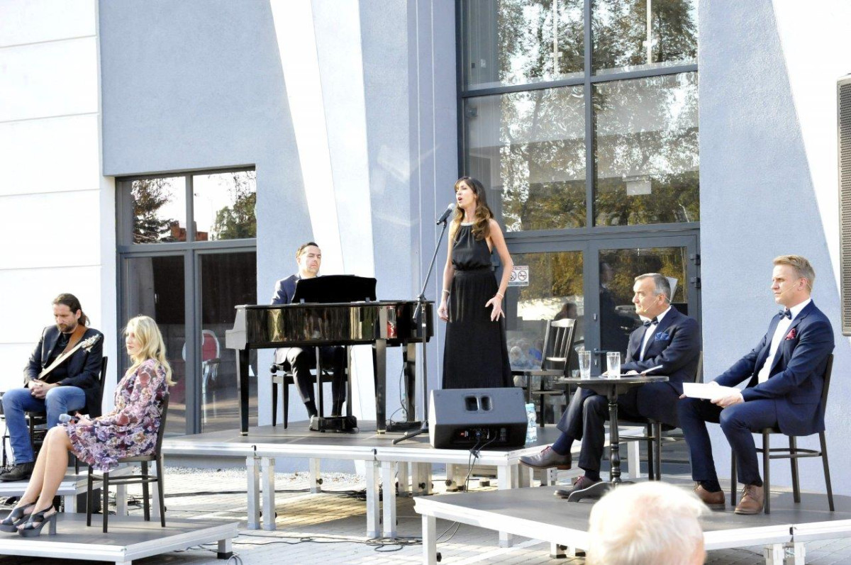 Koncert dedykowany seniorom w KOK [ZDJĘCIA]