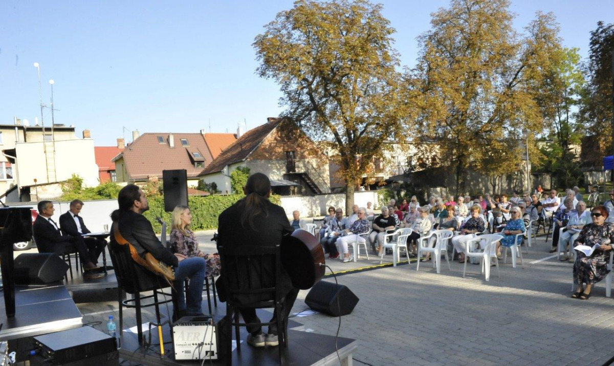 Koncert dedykowany seniorom w KOK [ZDJĘCIA]