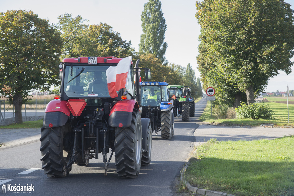 Rolnicy wyjechali na drogi powiatu kościańskiego [ZDJĘCIA]