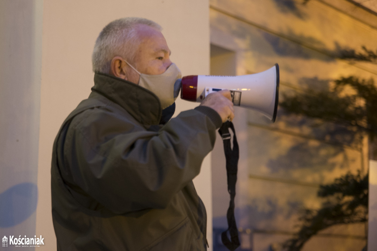 Strajk Kobiet. Drugi dzień protestów w Kościanie [ZDJĘCIA]