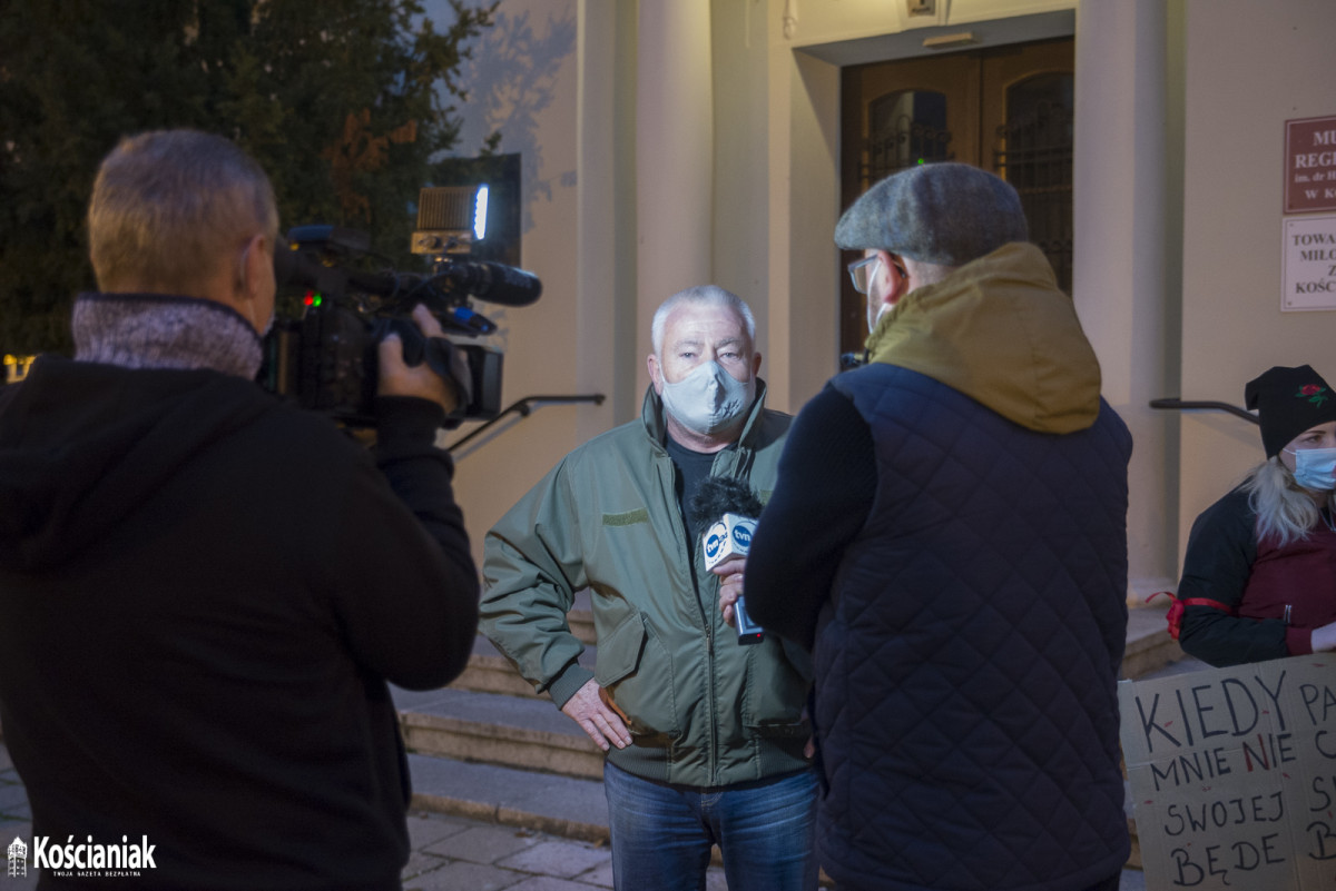 Strajk Kobiet. Drugi dzień protestów w Kościanie [ZDJĘCIA]
