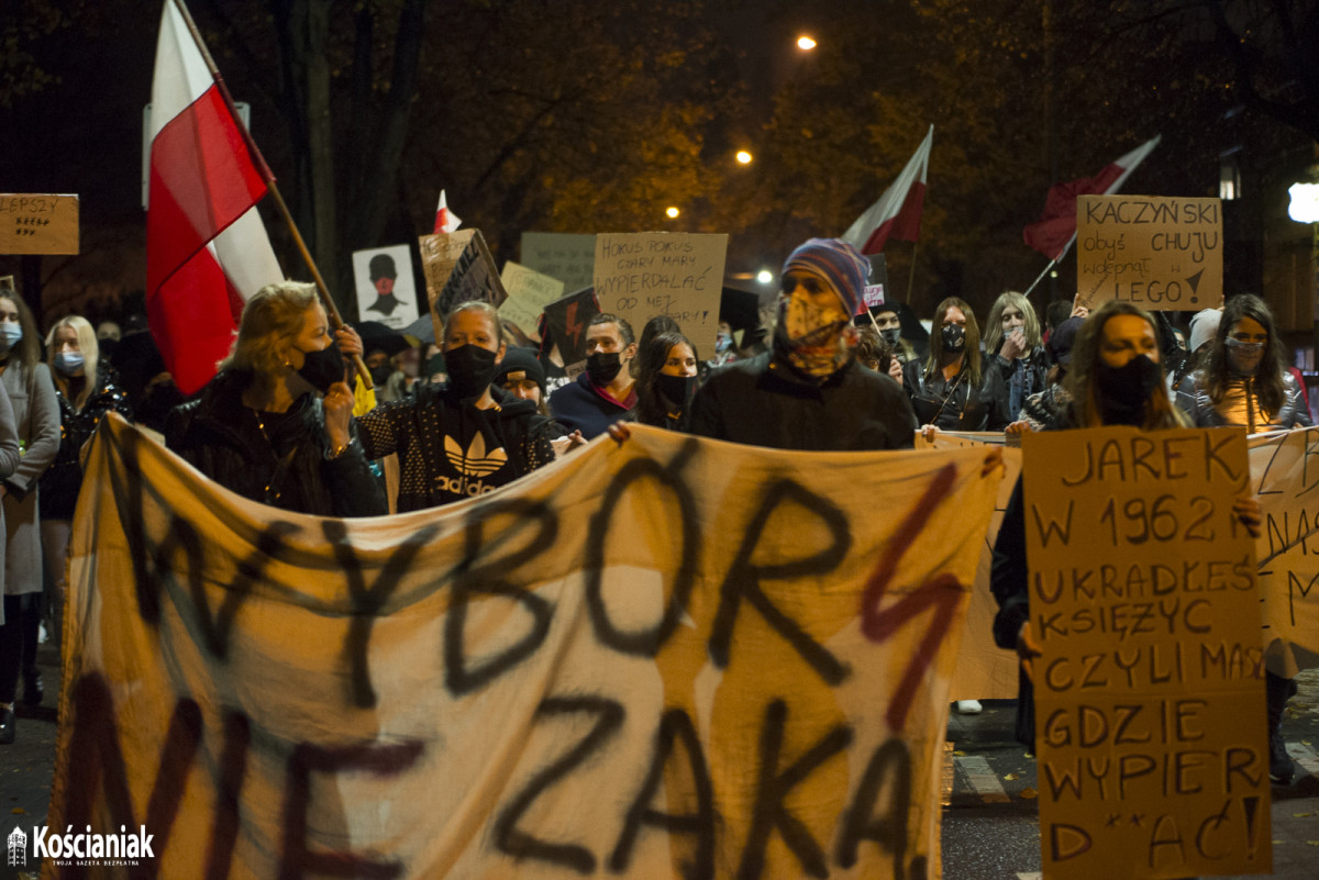 Czwarty Strajk Kobiet w Kościanie [ZDJĘCIA]
