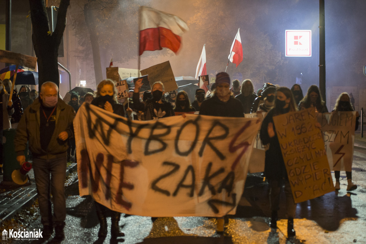 Czwarty Strajk Kobiet w Kościanie [ZDJĘCIA]