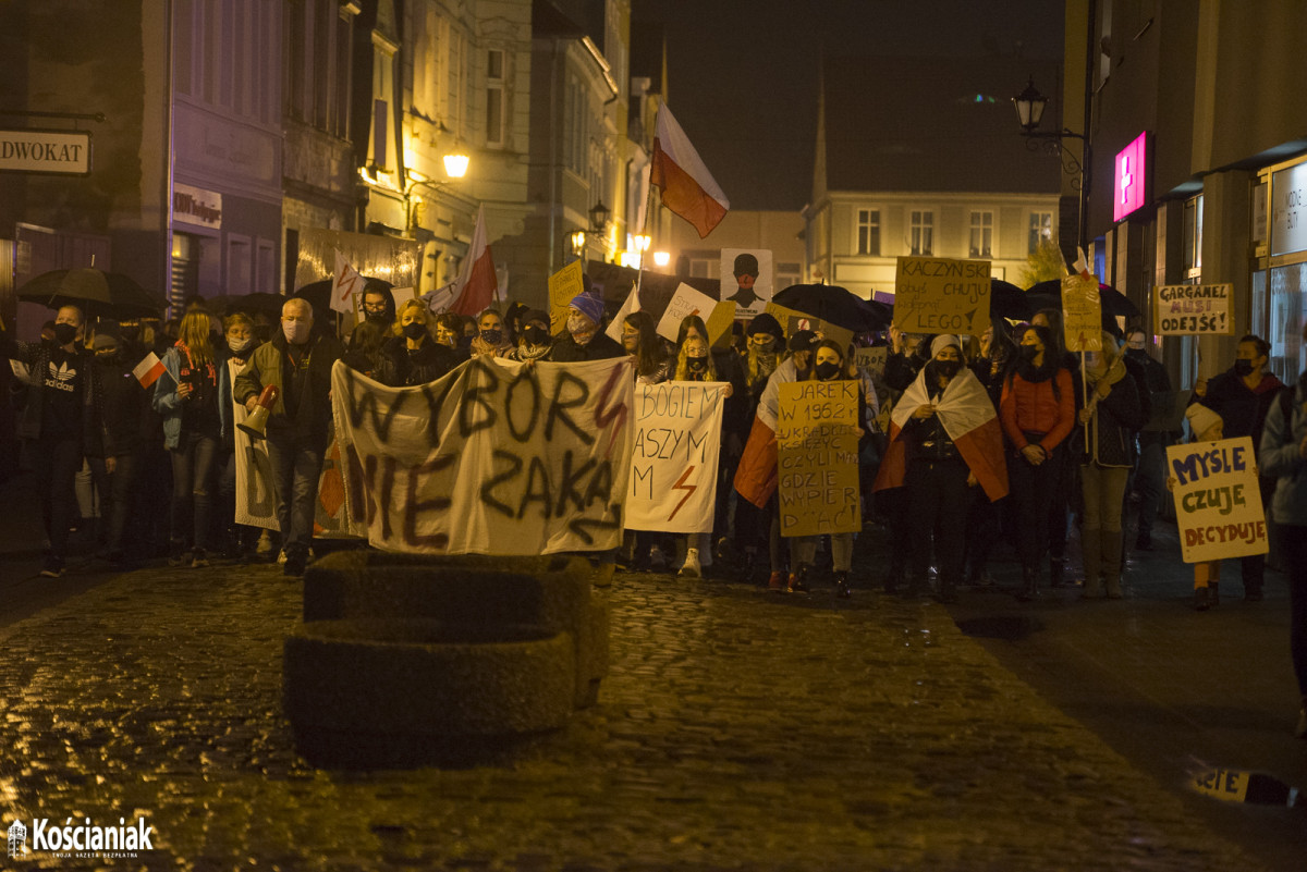Czwarty Strajk Kobiet w Kościanie [ZDJĘCIA]