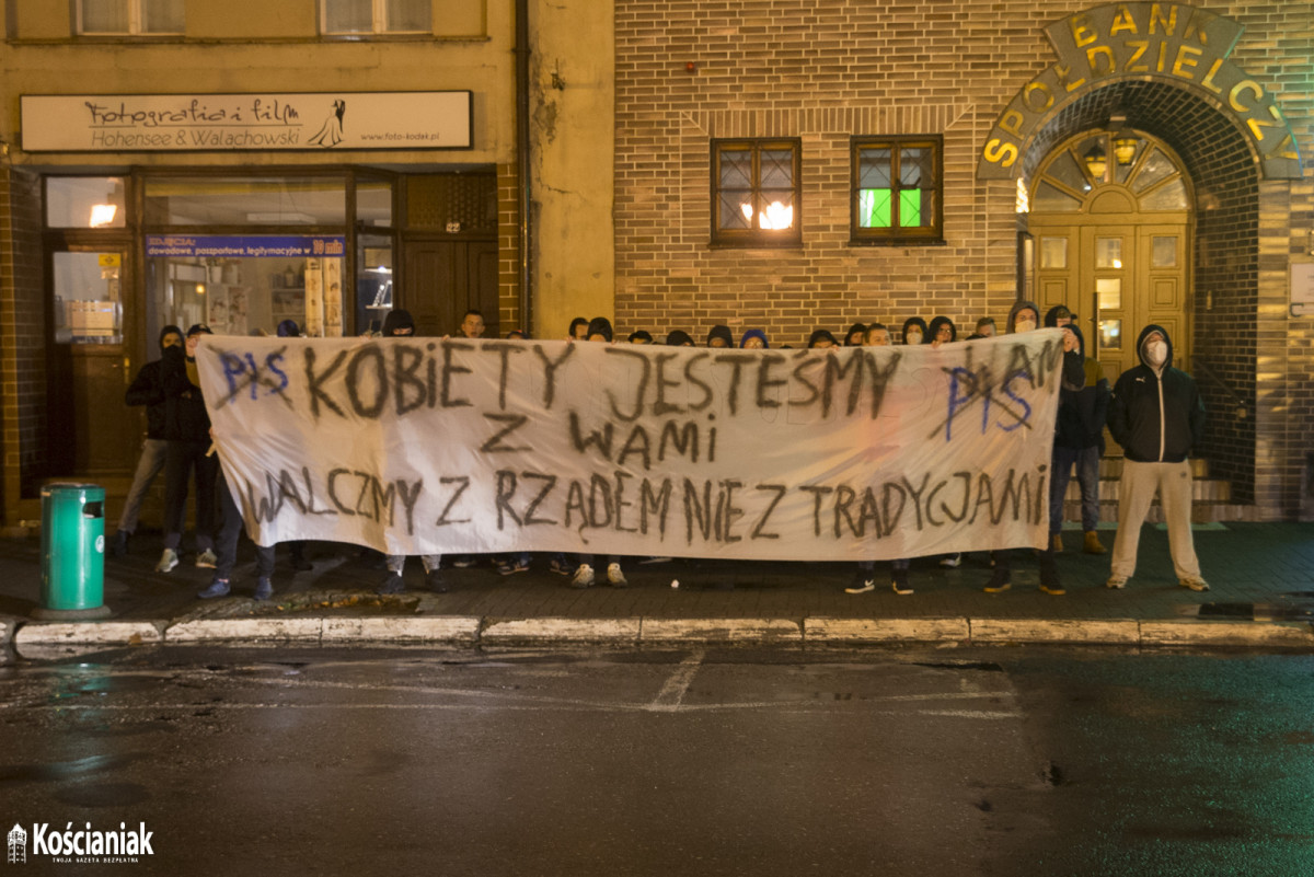 Czwarty Strajk Kobiet w Kościanie [ZDJĘCIA]