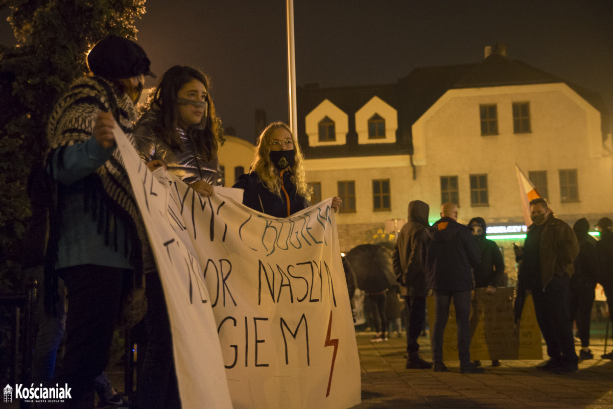 Czwarty Strajk Kobiet w Kościanie [ZDJĘCIA]