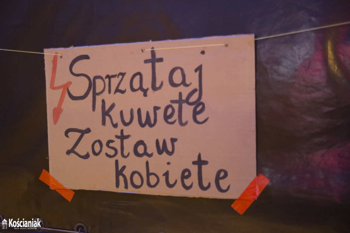 Samochodowy Strajk Kobiet w Kościanie [ZDJĘCIA]
