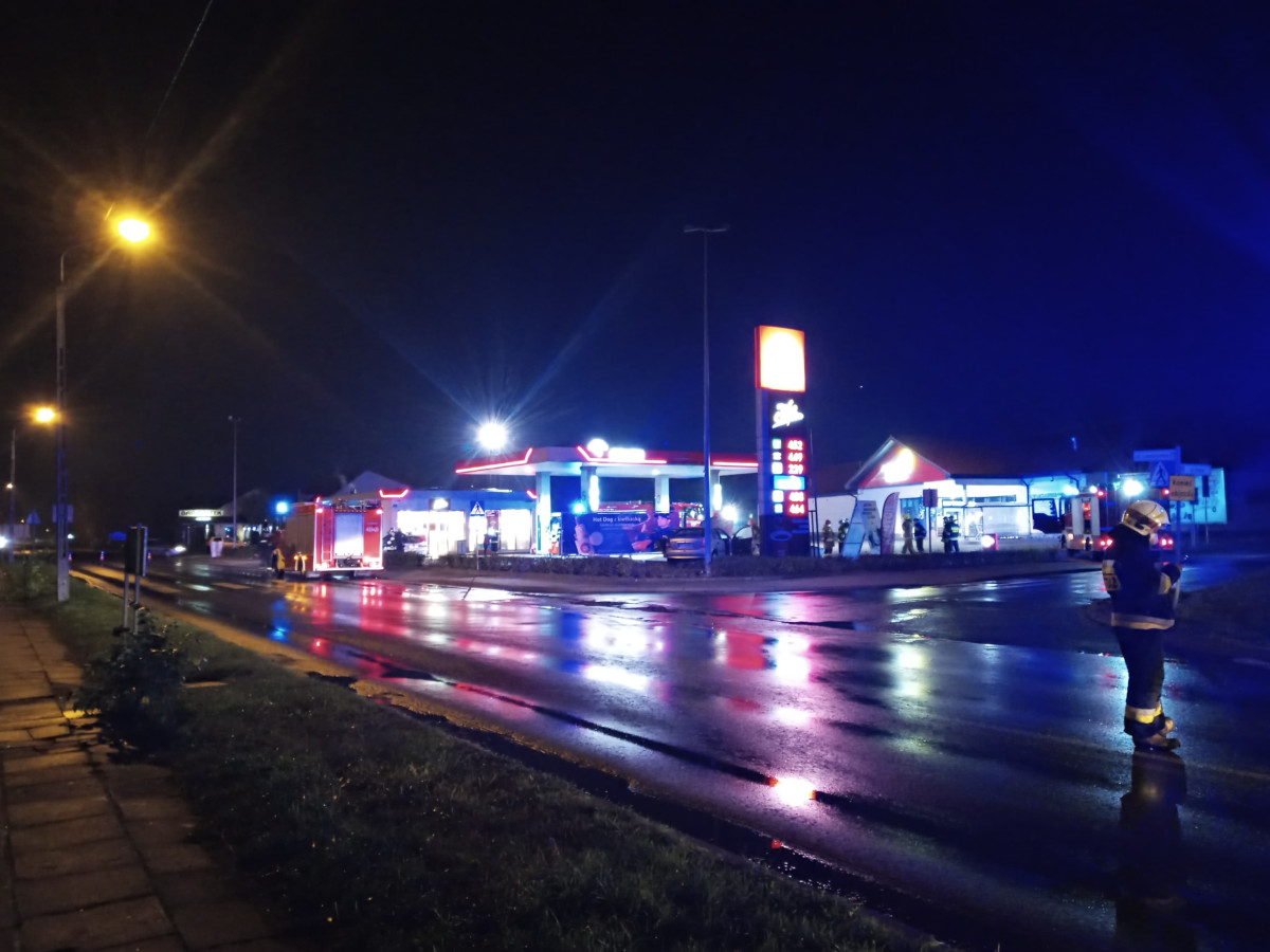 Wjechał w zbiorniki z gazem. Był pijany