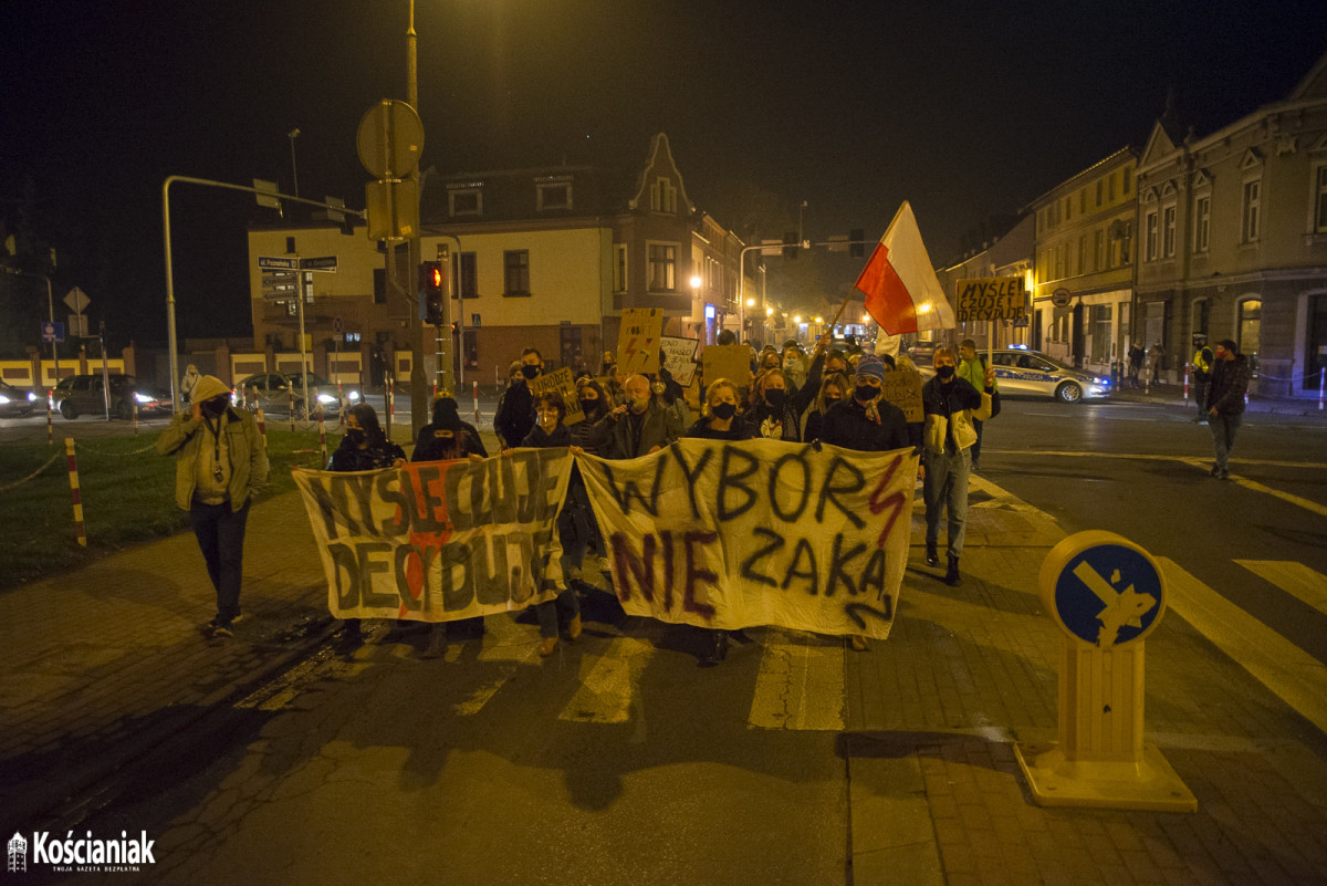 Kolejny Strajk Kobiet w Kościanie z blokadą ulic [ZDJĘCIA]