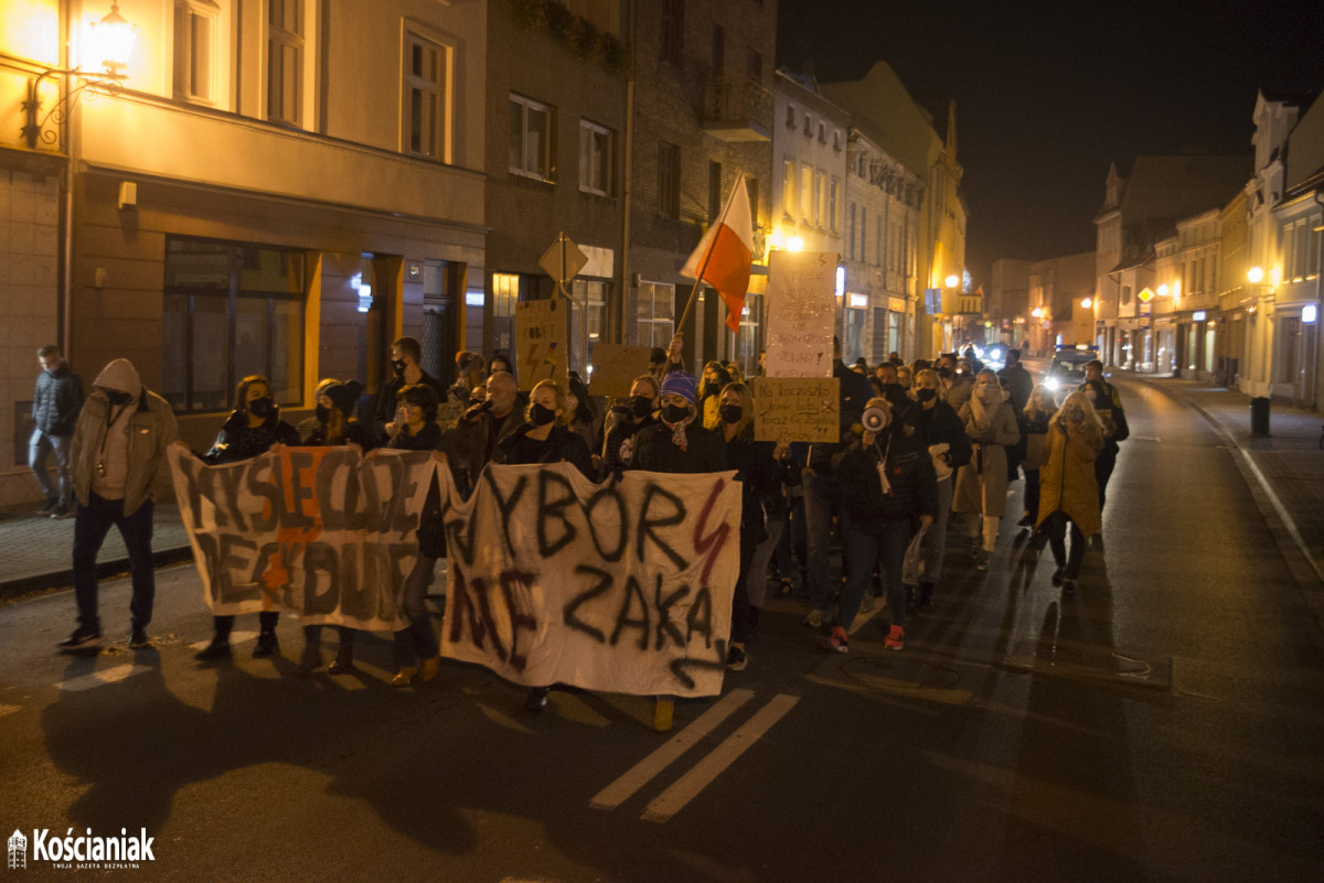 Kolejny Strajk Kobiet w Kościanie z blokadą ulic [ZDJĘCIA]