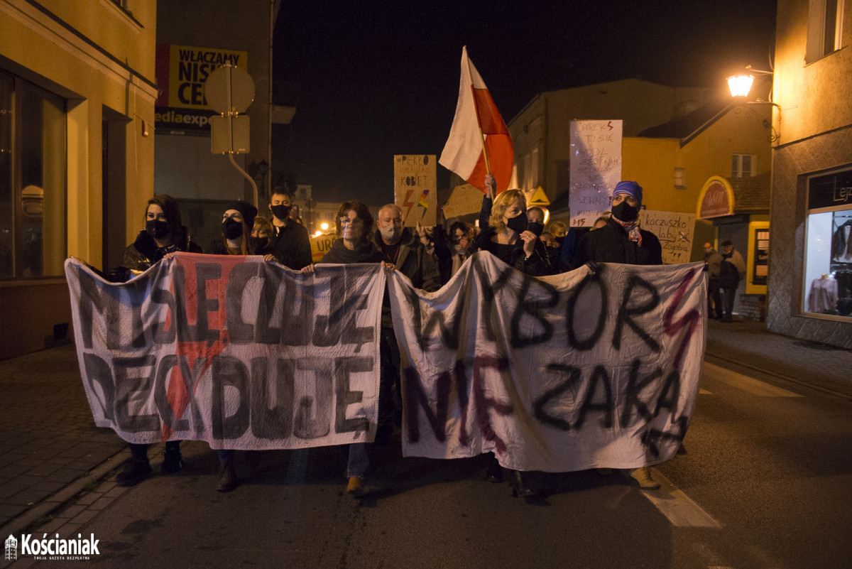 Kolejny Strajk Kobiet w Kościanie z blokadą ulic [ZDJĘCIA]
