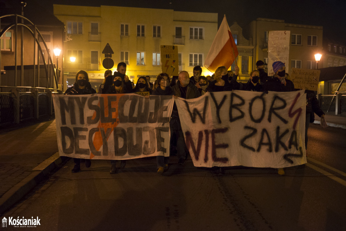 Kolejny Strajk Kobiet w Kościanie z blokadą ulic [ZDJĘCIA]